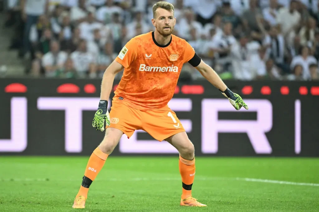 Mark Flekken signs for Bayer Leverkusen