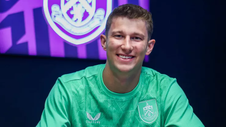 Max Weiß Burnley transfer