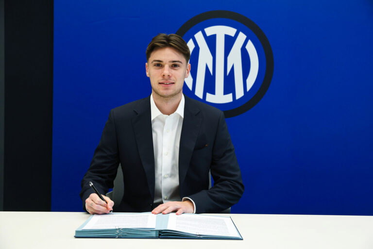 Nicola Zalewski signing