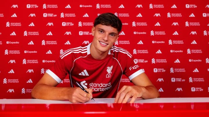 Liverpool sign Giovanni Leoni